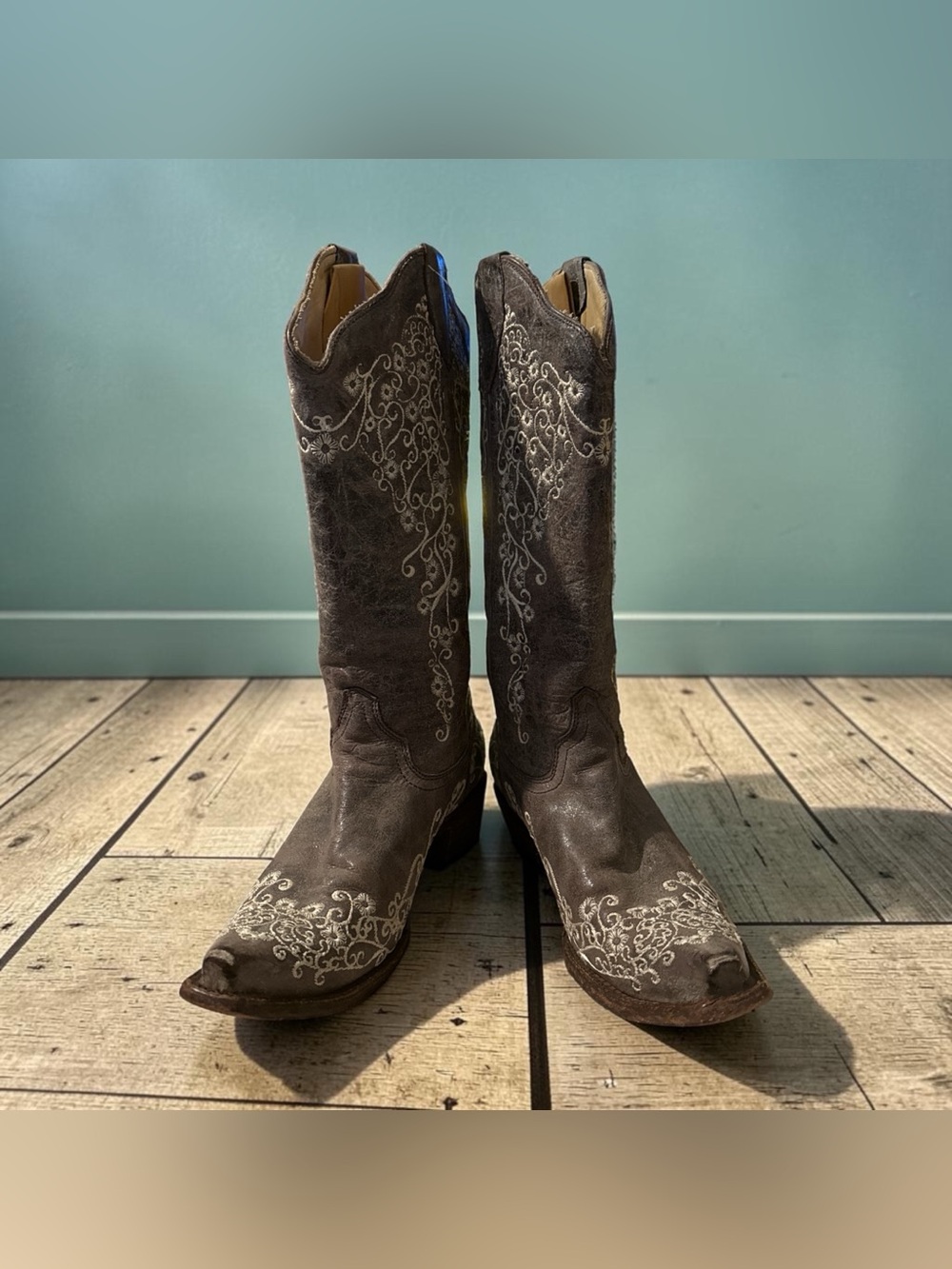 CORRAL WOMEN'S CRATER WITH BONE EMBROIDERY WESTERN BOOTS - SNIP TOE Size 7